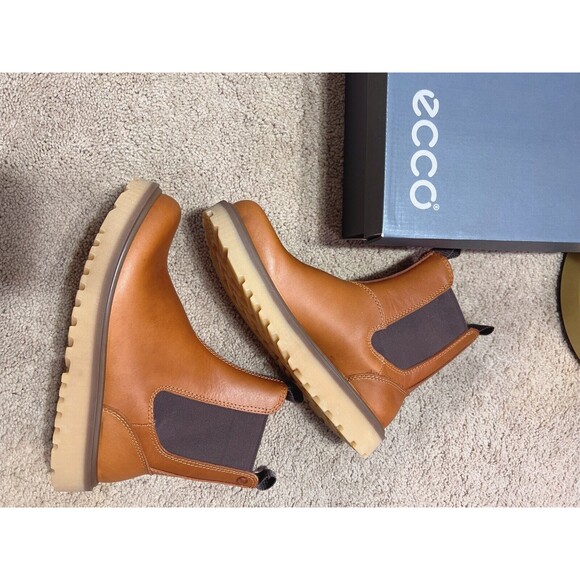 ecco womens Staker W Boots color COGNAC NIB EU39 us8-8.5 - Picture 1 of 7